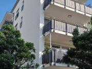 schickes Mehrfamilienhaus mit Aufzug, Balkonen sowie...