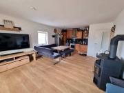 Schlossähnliches Mehrfamilienhaus mit separatem Stall in...