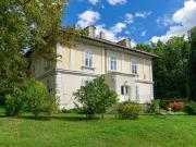 Schlossartige Villa auf über 6.600 m² teilbarem Bauland...