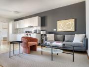 Schmalzhofgasse 7, Hirschengasse 24