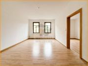 Schnäppchen! Große und helle 2 Raum Wohnung im Geraer...