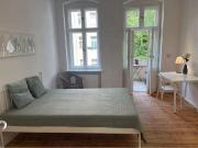 Schön, helle 2 Zimmer Wohnung mit Balkon