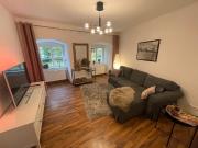 Schöne 2,5 Zimmer Wohnung, EBK, teilmöbliert, WÜ Altstadt