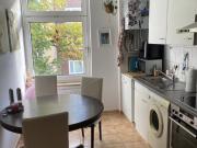 Schöne 2 Zimmer Altbauwohnung mit Balkon Schöne 2 Zimmer Altbauwohnung mit Balkon