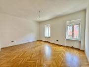 Schöne 3 Zimmer Albauwohnung mit Balkon in zentraler Lage