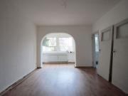 Schöne 3 Zimmer Wohnung im gepflegten Haus !