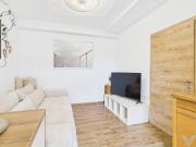 Schöne 3 Zimmer Wohnung mit 2 Pkw Abstellplätzen in...