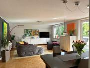 schöne 4 Zimmer Wohnung mit großem Balkon und Garage in...