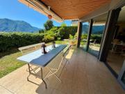 Schöne 6.5 Zimmer Wohnung mit Garten in ruhiger Hügellage