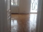 Schöne Altbauwohnung mit Balkon in top Lage zu vermieten