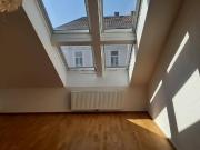 Schöne Dachgeschoßwohnung in 1200 Wien