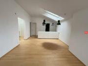 Schöne Dachgeschosswohnung in Bestlage am Froschberg