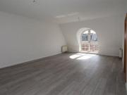 Schöne DG Wohnung mit attraktivem Laminat und Aufzug