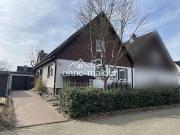 Schöne Doppelhaushälfte mit Garten und Garage
