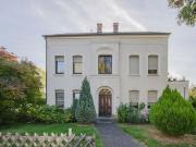 Schöne geräumige 2 Zimmer im Dachgeschoss einer...