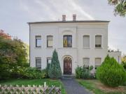 Schöne geräumige 2 Zimmer im Dachgeschoss einer...