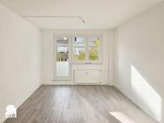 Schöne, helle 2 Zimmer Wohnung mit Balkon