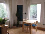 Schöne, helle 2 Zimmer Wohnung mit Küche