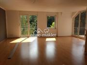 Schöne helle 3,5 Zimmer Wohnung mit Balkon und TG...