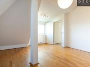 | SCHÖNE MAISONETTE MIT GROSSER LOGGIA | NÄHE SCHLOSS...