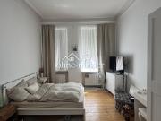 Schöne modernisierte Altbauwohnung mit Dielen und EBK,...