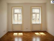 SCHÖNE RENOVIERTE ALTBAUWOHNUNG