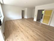 Schöne renovierte Eigentumswohnung mit Balkon u. Garage...