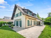 Schöne renovierte Familienvilla in Mont sur Lausanne