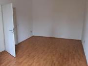 Schöne und große 4 Zimmer Wohnung mit Balkon
