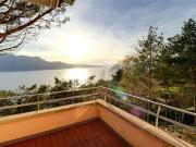 Geräumige, freistehende Villa mit atemberaubendem Blick...