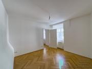 Schöne und hofseitige 2 Zimmer 4. Stock mit Lift nahe Lugeck