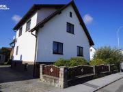 Schönes Einfamilienhaus mit Garten, Garage und großem...