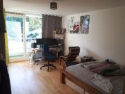 Schönes, zentrales WG ZIMMER in einer 3 Zimmer...