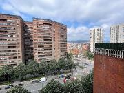 Se Alquila amplia Vivienda de 4 habitaciones y 2 baños...