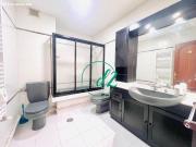 SE ALQUILA AMPLIO APARTAMENTO COMPLETAMENTE EXTERIOR EN...