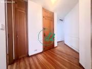 SE ALQUILA AMPLIO Y LUMINOSO PISO, CON CALEFACCION Y...
