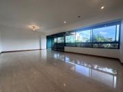 Se alquila apartamento 200m2 3H+S/4B/3P. Campo Alegre