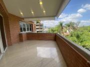 Alquilo apartamento 210m2 Campo Alegre 1572