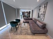 Se alquila apartamento de 143 m2 de 2H/2B/2PE en La...