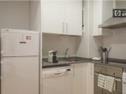 Se alquila apartamento de 2 habitaciones en Palacio,...