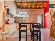 Se alquila apartamento de 2 habitaciones en Russafa,...