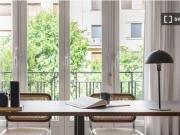 Se alquila apartamento de 3 habitaciones en Arapiles