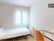 Se alquila apartamento de 4 habitaciones en Los...