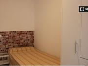 Se alquila apartamento de 5 habitaciones en Universidad,...