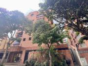 Se alquila apartamento de 90 M2 en Campo Alegre