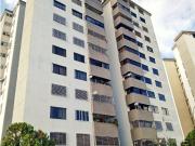 SE ALQUILA APARTAMENTO EN CONJUNTO CERRADO EN MACARACUAY...