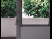 SE ALQUILA APARTAMENTO EN LA AVENIDA 30 DE AGOSTO