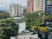SE ALQUILA APARTAMENTO EN PINARES AREA 117 M2 CERCA A...