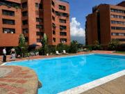 Se alquila apto. 360 m2 Valle Arriba 3880