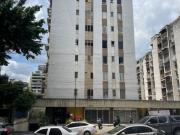 Se Alquila Apto En Los Palos Grandes de 67 M2/ 2H / 1B / 1P